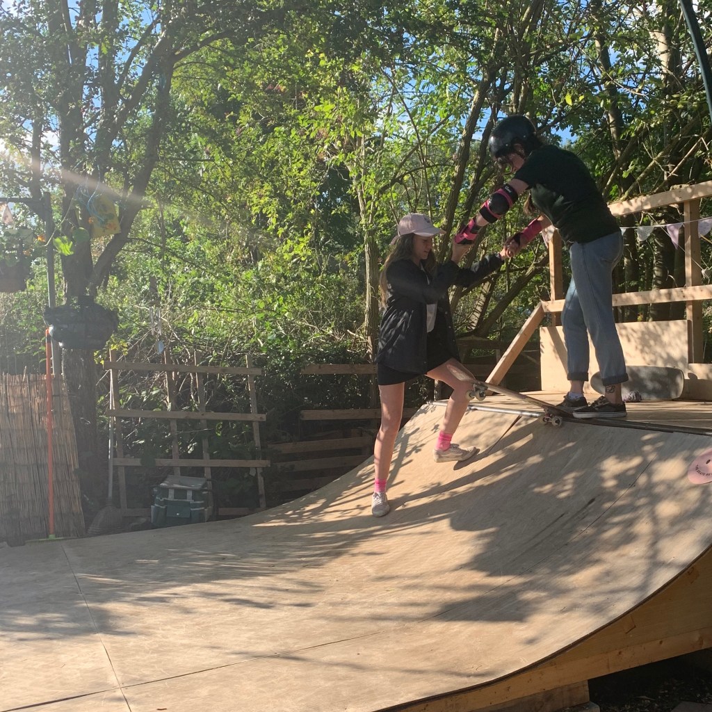 Tips for hand holding when learning to&nbsp;skate